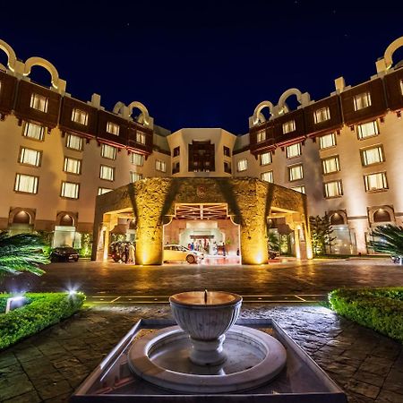 Islamabad Serena Hotel Экстерьер фото